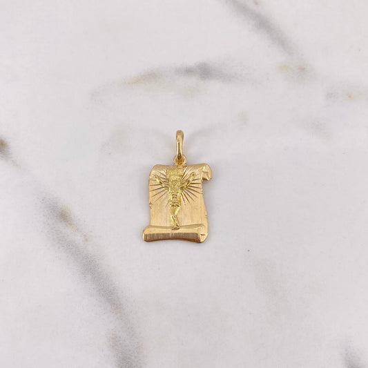 Dije Placa Pergamino Cristo 2.65gr / 2.4cm / Oro Amarillo 18K $