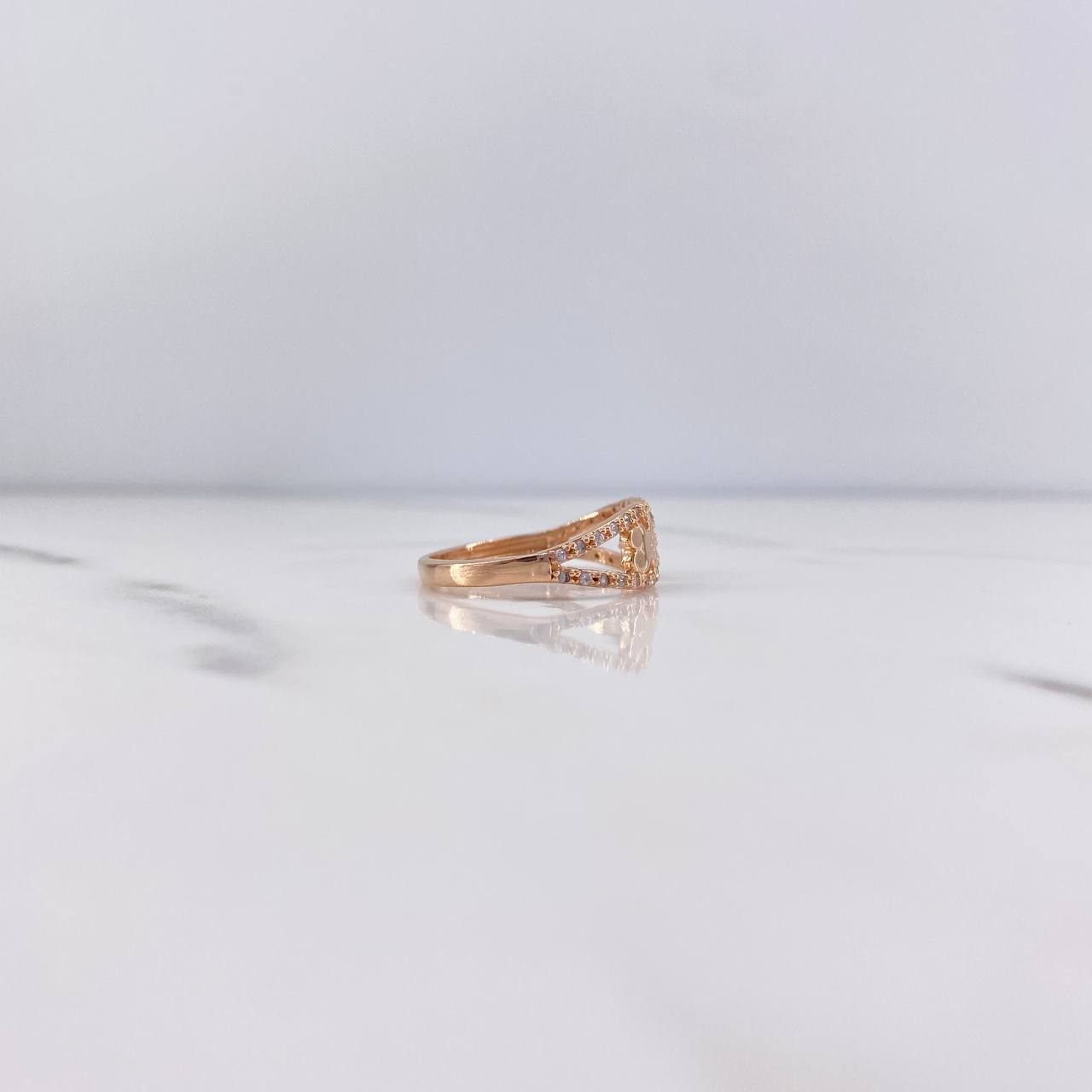 Anillo Oso Ts 2.6gr / T7 1/4 / Circones Blancos Oro Rosa 18K $