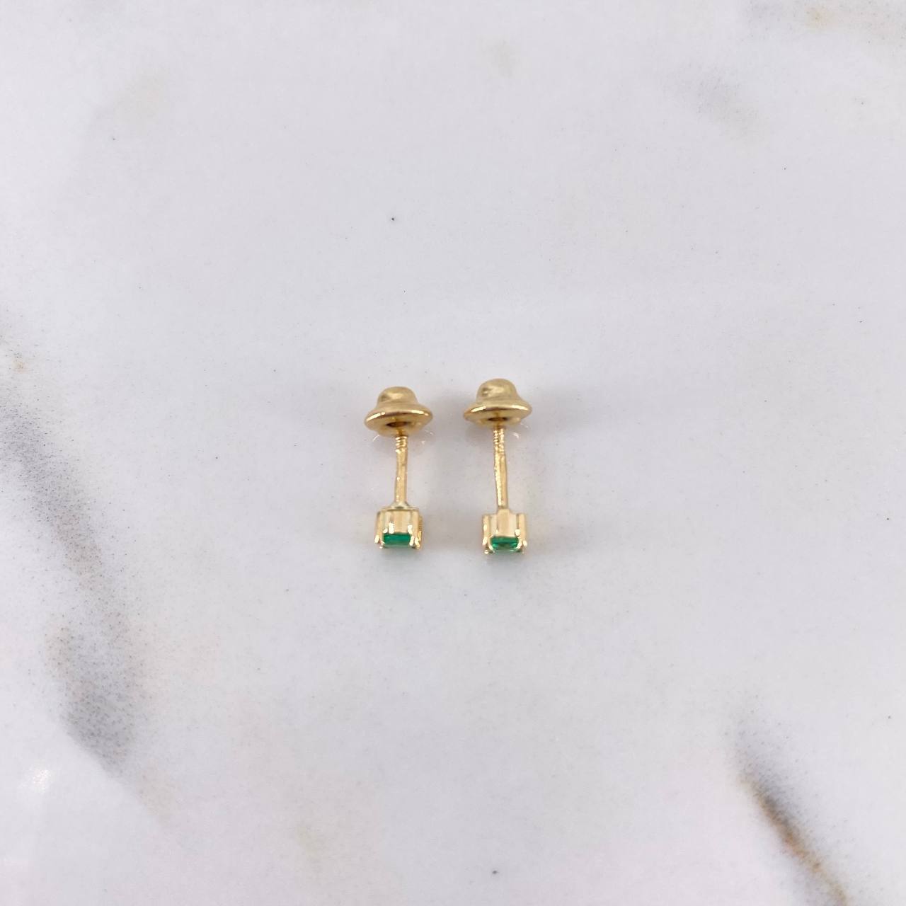 Topos 0.65gr / Esmeralda 16 Pts Oro Amarillo 18K (Joya) &