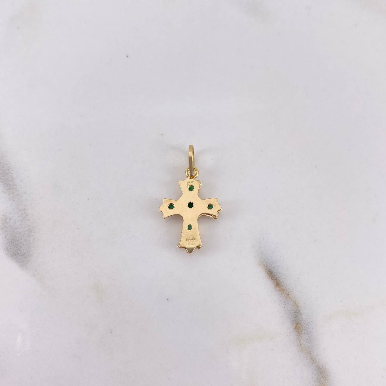 Dije Cruz 0.6gr / 2cm / Esmeralda 17 Pts Oro Amarillo 18K (Joya) &