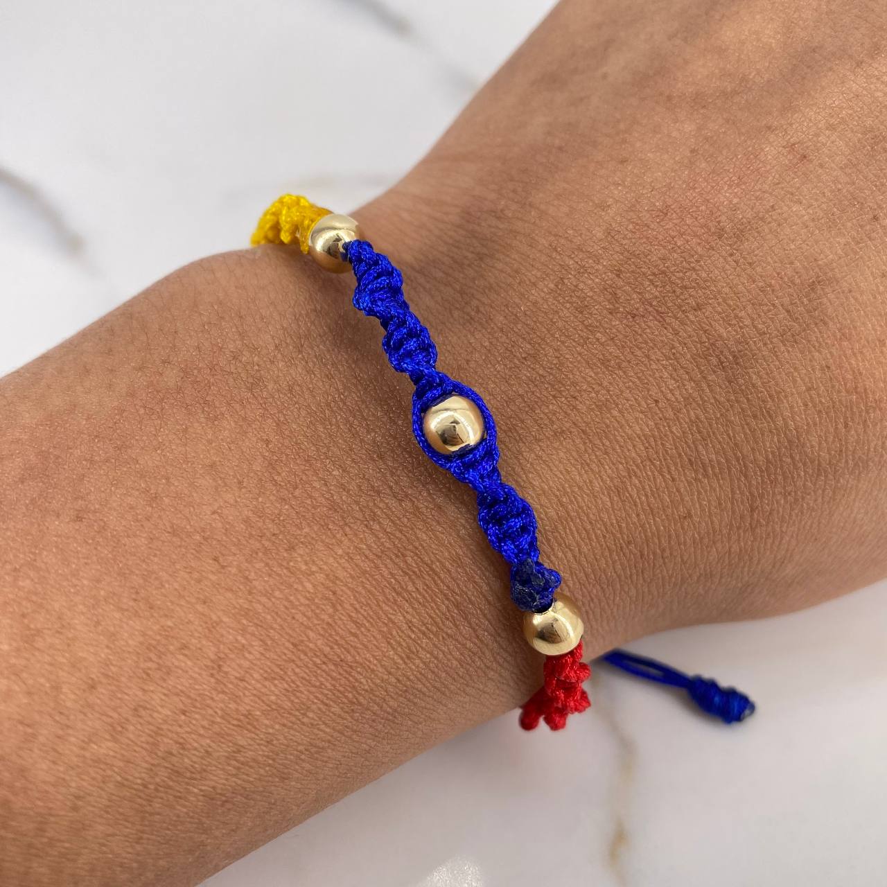 Pulsera Tricolor 0.4gr / 5mm Bolas Lisas Oro Amarillo 18K $