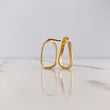 Candongas Rectangulo Torcido 1.9gr / 2.1cm / Lineas Textura Oro Amarillo $