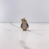Dije Pingüino Articulado 6.85gr / 3cm / Circones Blancos Negros Corbatín Oro Amarillo $