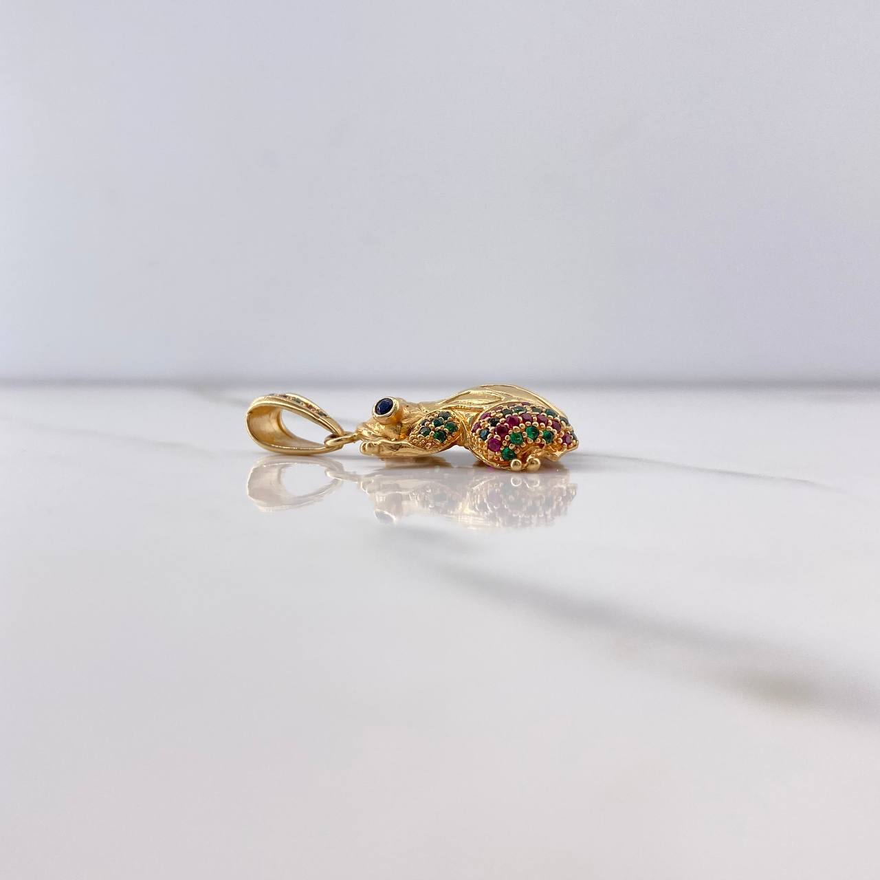 Dije Rana 6.85gr / 3cm / Circones Azules Verdes Fuscias Oro Amarillo (Oferta) $