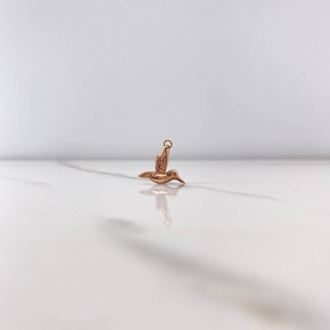Dije Colibrí 0.4gr / 1.5cm / Troquelado Oro Rosa $