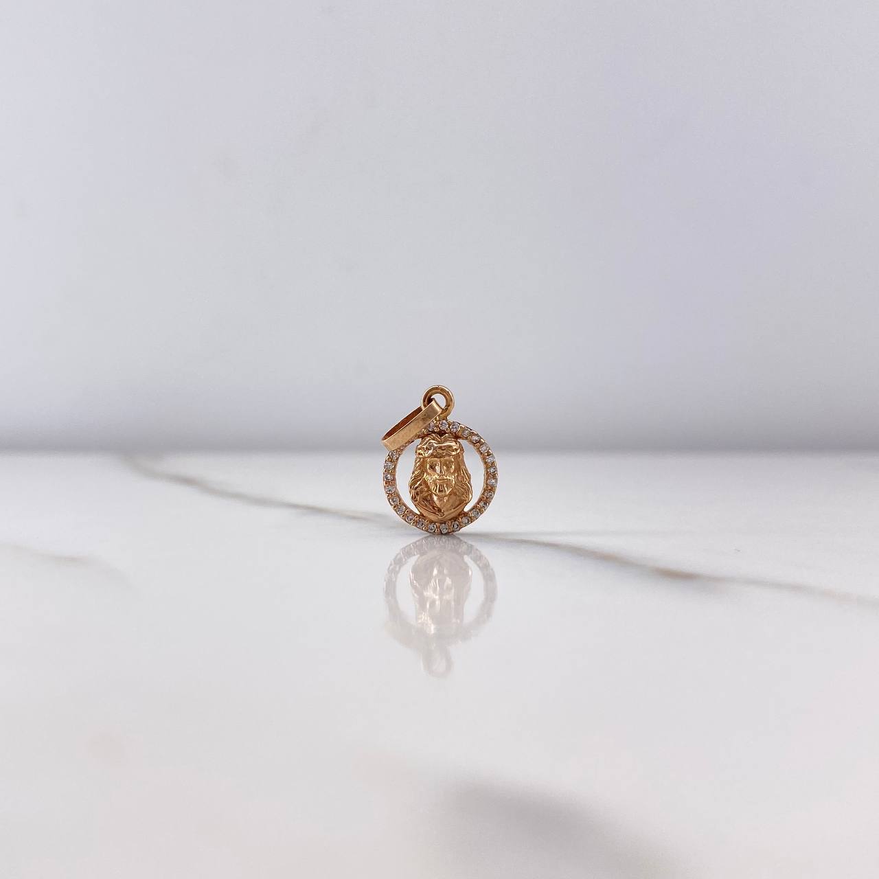 Dije Rostro de Cristo 0.75gr / 1.5cm / Circones Blancos Oro Rosa $