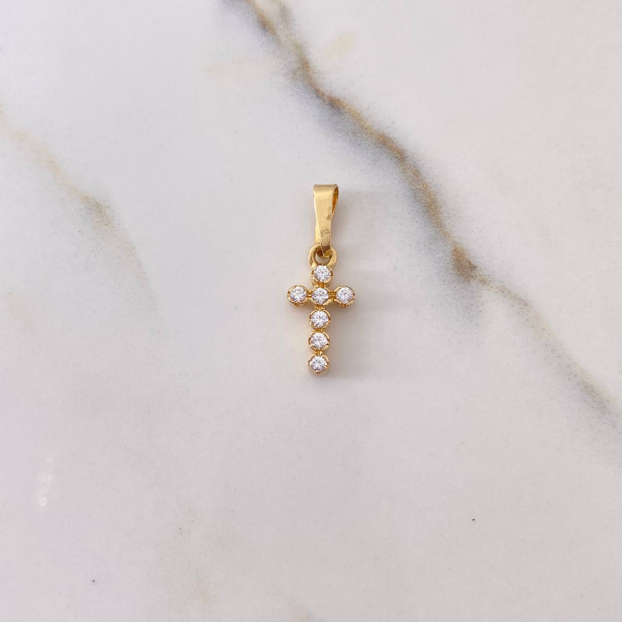 Dije Cruz 1.15gr / 2.2cm / Circulos Circones Blancos Oro Amarillo $