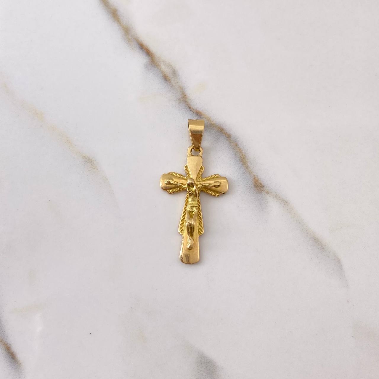 Dije Cruz Cristo 3.45gr / 3.5cm / Relieve Oro Amarillo $