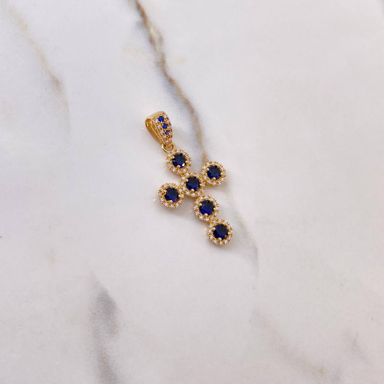 Dije Cruz Tupida 4.4gr / 3.5cm / Circones Azules Blancos Oro Amarillo $
