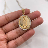 Dije Virgen de Guadalupe 9.6gr / 3.5cm / Circones Blancos Oro Amarillo $