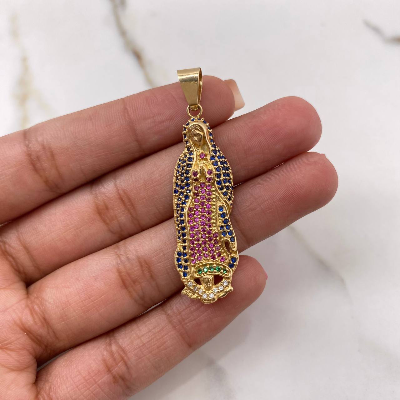 Dije Virgen de Guadalupe 5.1gr / 4.5cm / Circones Azules Fucsias Verdes Blancos Oro Amarillo $
