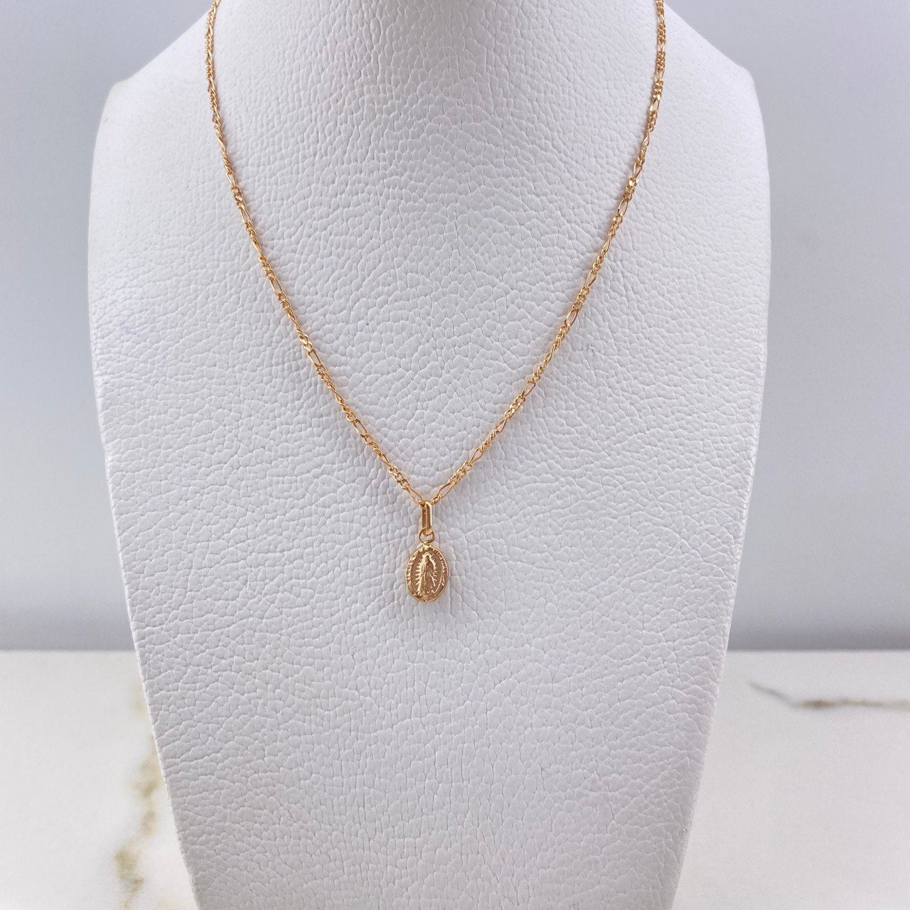 Cadena Figaro 1.4gr / 45cm + Dije Virgen De Guadalupe Troquelado 0.25gr / 1.5 cm  / Oro Rosa (Oferta) $