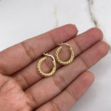 Candongas Lula 1.3gr / 1.5cm / Punteadas Oro Amarillo $
