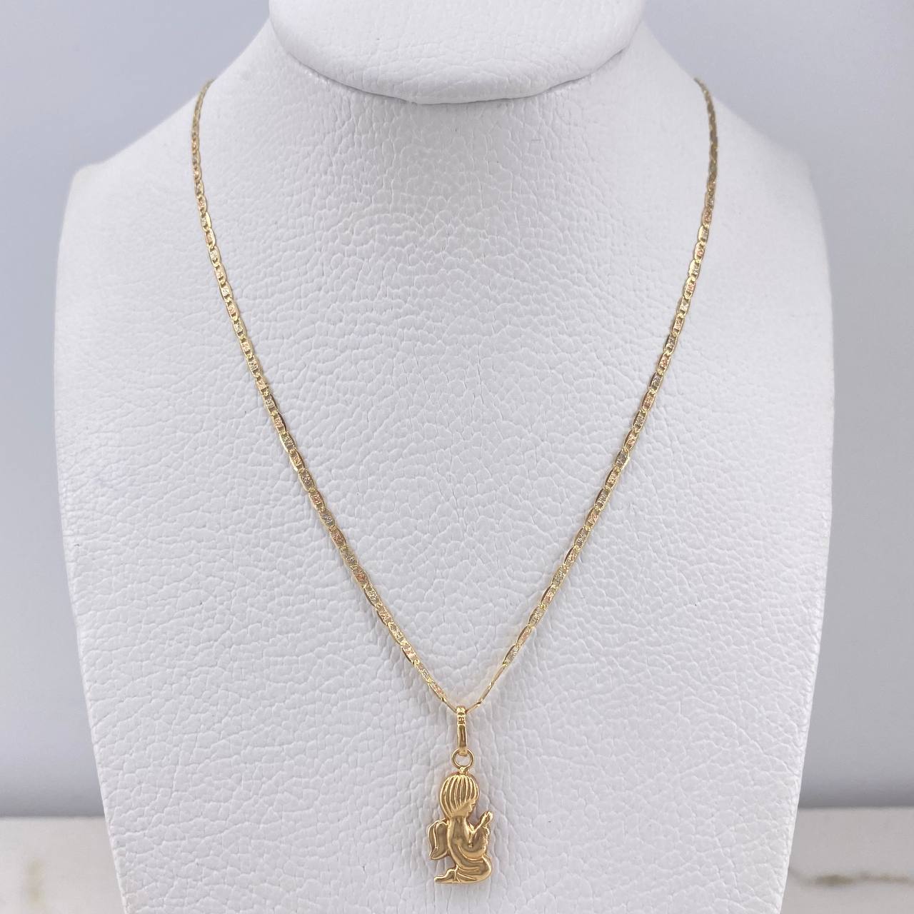 Cadena Escalera Plana 1.9gr 45cm + Dije Angel De La Guarda 0.55gr 2cm / Tres Oros (Oferta) $