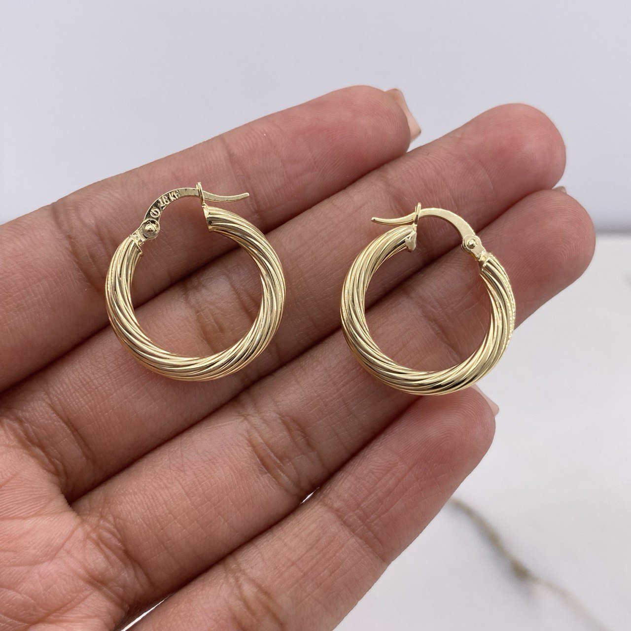 Candongas Sofi 2.25gr / 2cm / Espiral Oro Amarillo $
