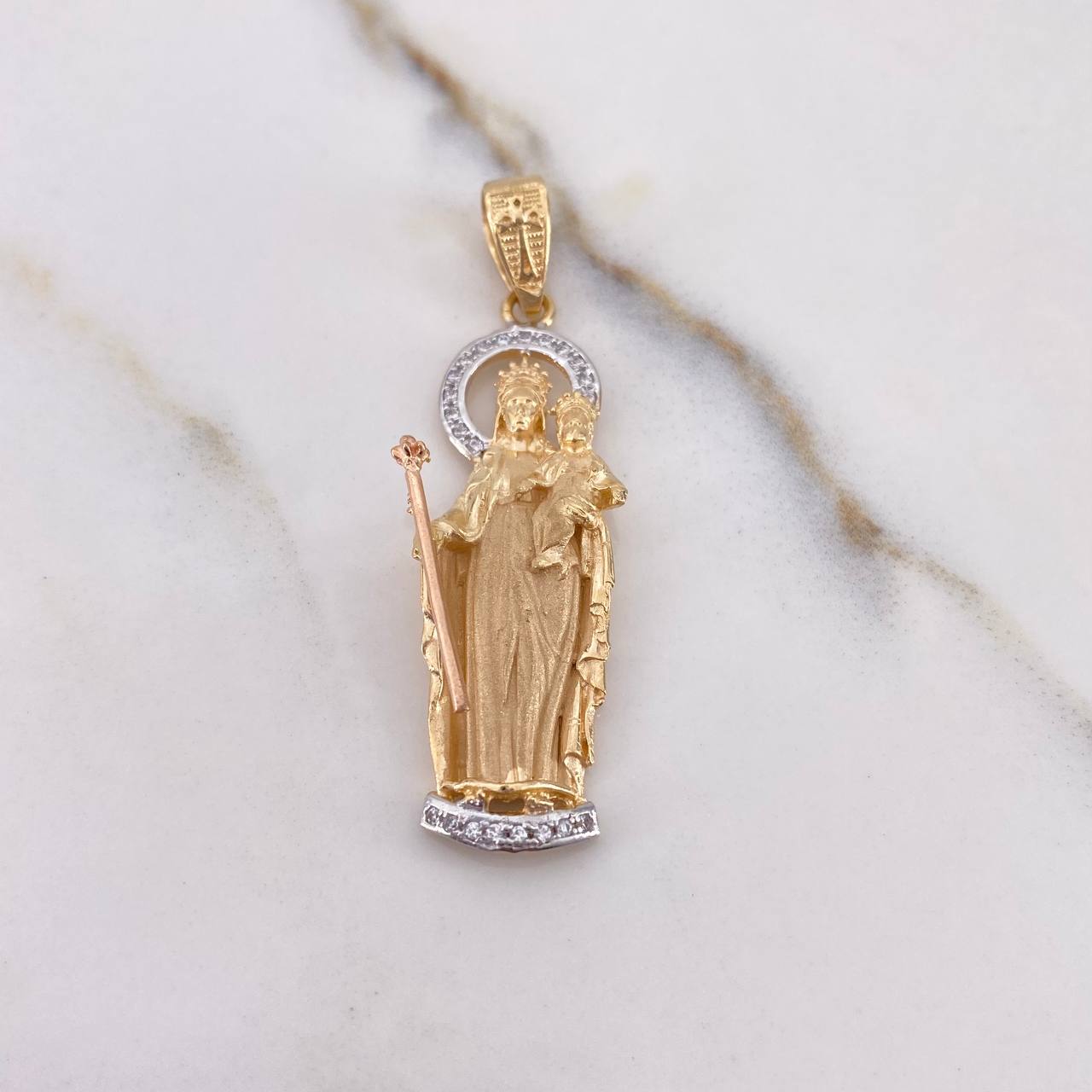 Dije Virgen Del Carmen 6.2gr / 4.5cm / Circones Blancos Tres Oros