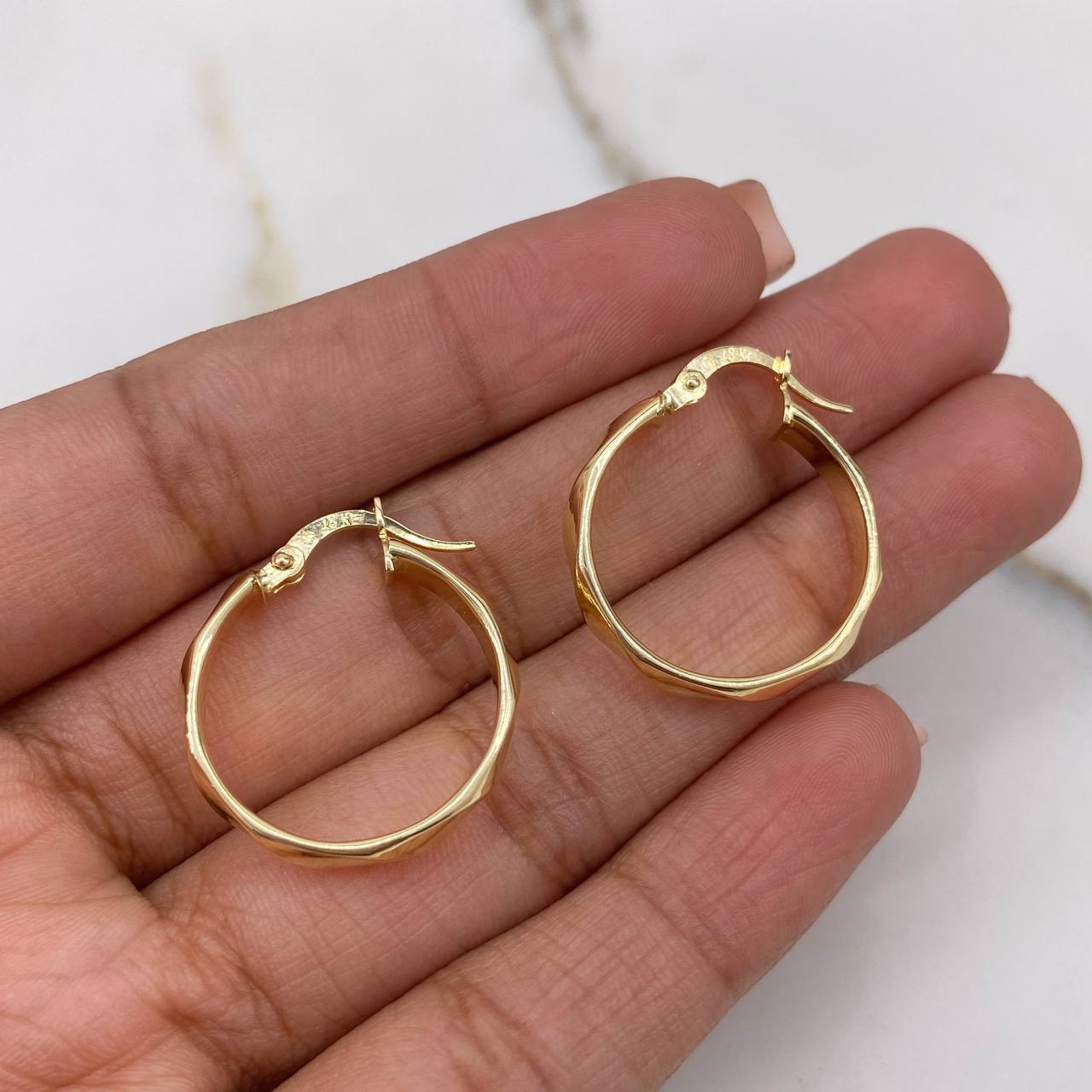 Candongas Nia 2.3gr / 2.3cm / Diamantadas Oro Amarillo $
