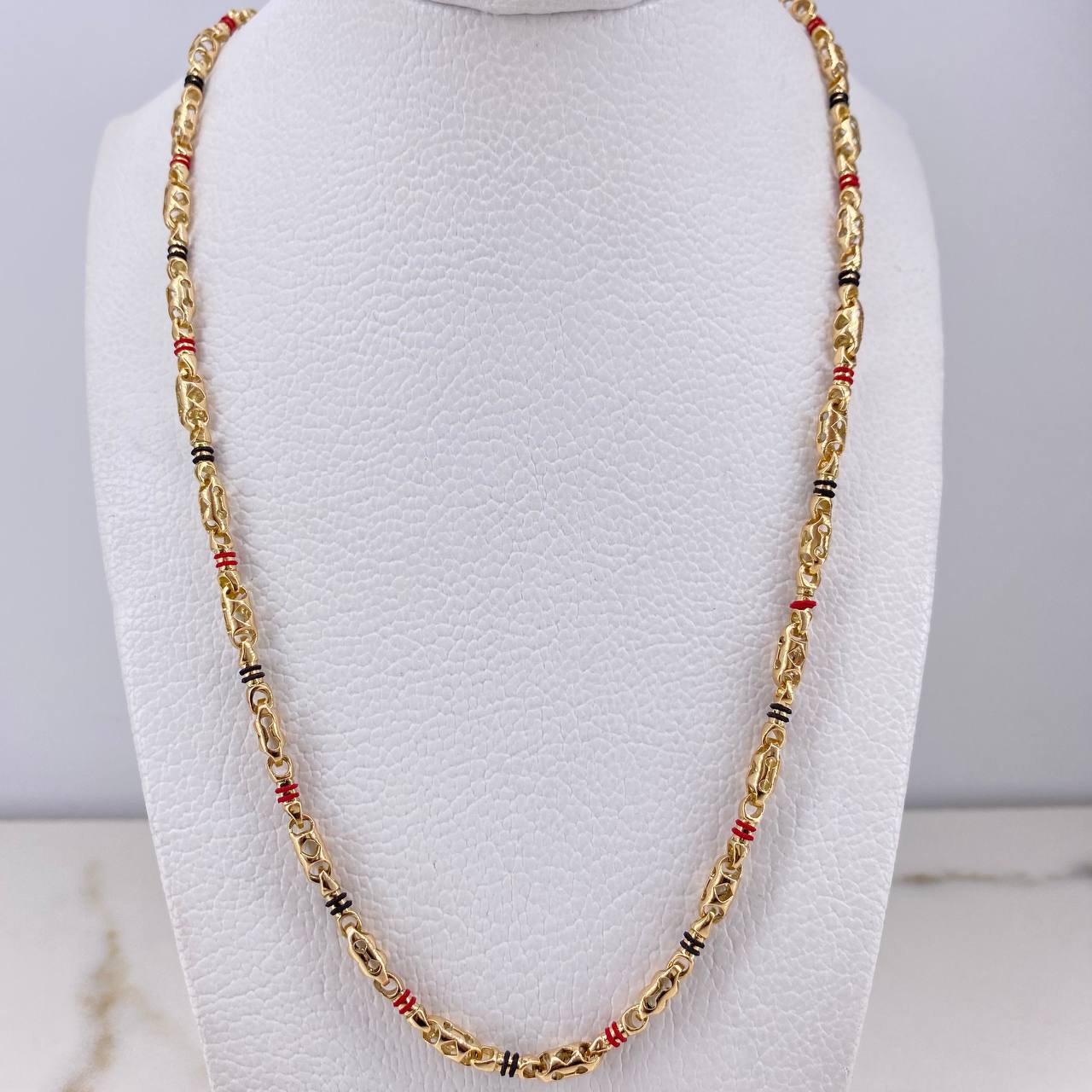Cadena Rustica 24.7gr / 60cm / 3mm Cauchos Negros Rojos Rombos Oro Amarillo $