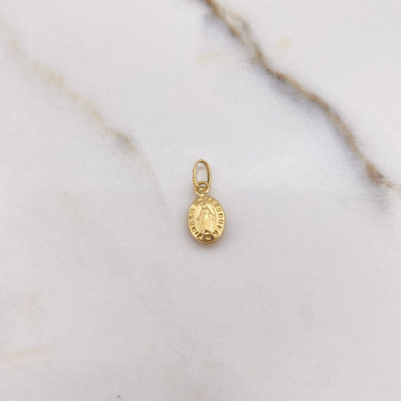 Dije Virgen Milagrosa 0.35gr / 1.3cm / Troquelado Oro Amarillo &