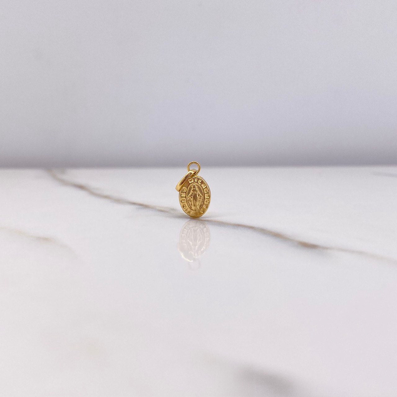 Dije Virgen Milagrosa 0.35gr / 1.3cm / Troquelado Oro Amarillo &