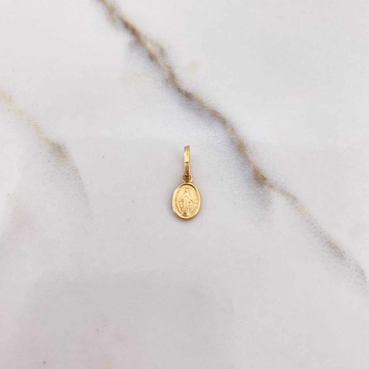 Dije Virgen Milagrosa 0.6gr / 1.4cm / Troquelado Oro Amarillo &