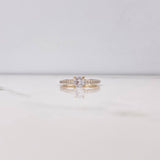 Anillo Solitario Doble Linea 2.5gr / T7 / Circones Blancos Oro Amarillo $