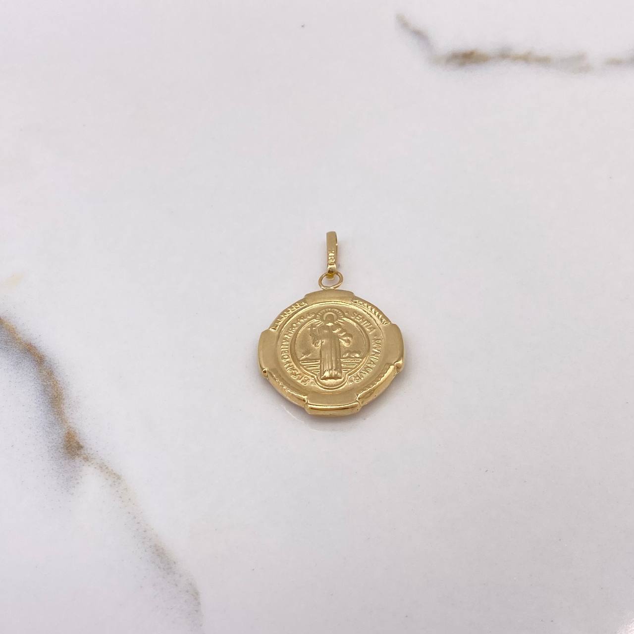 Dije San Benito 2.2gr / 3cm / Troquelado Oro Amarillo $