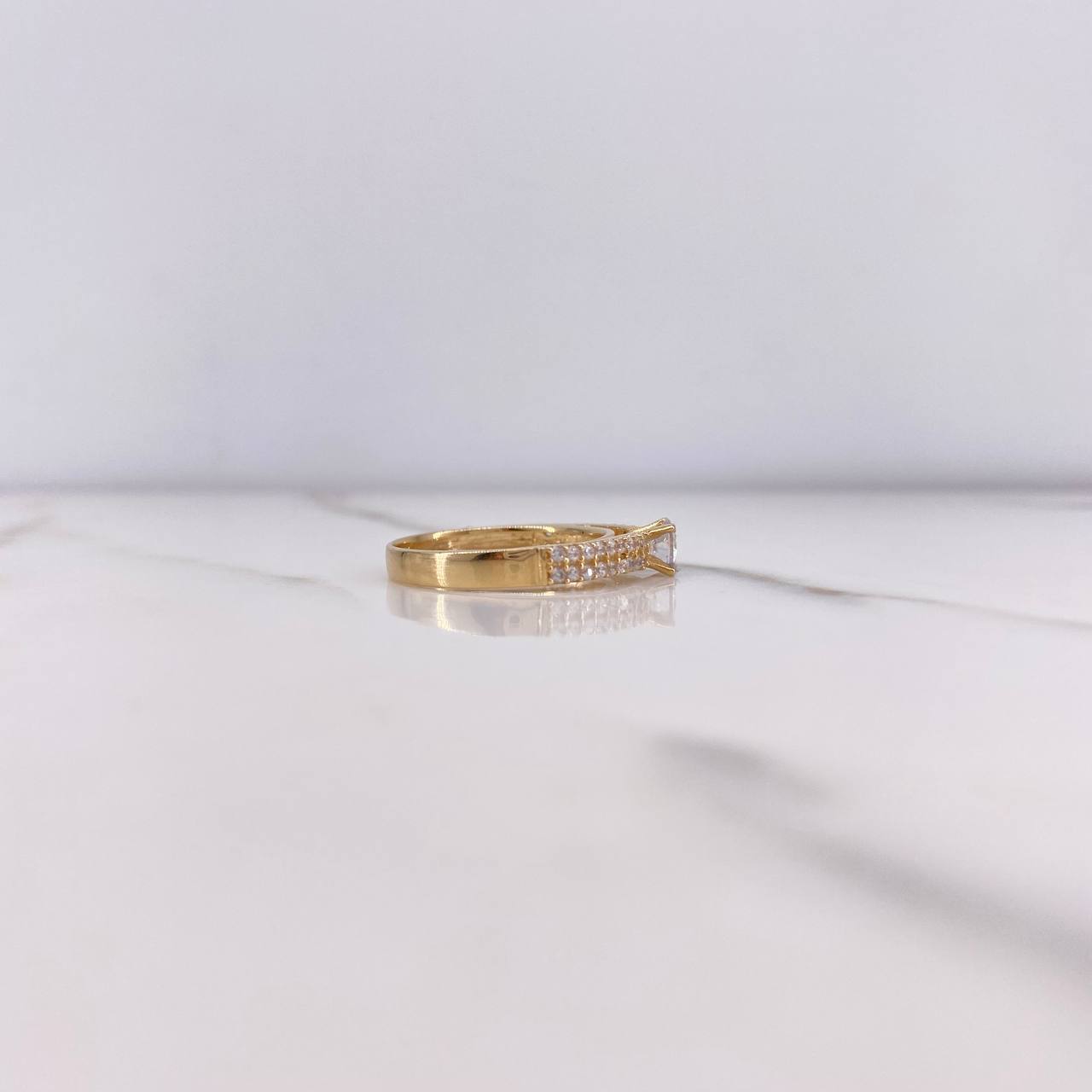 Anillo Solitario Puente 3.2gr / T7 / Circones Blancos Oro Amarillo &
