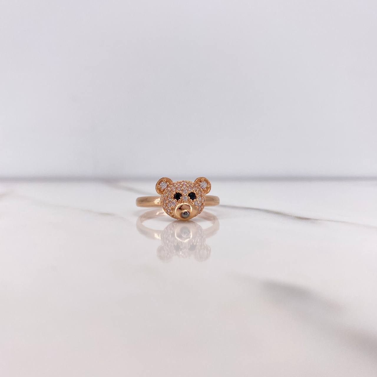 Anillo Oso 2.35gr / T6 3/4 / Circones Negros Blancos Oro Rosa $