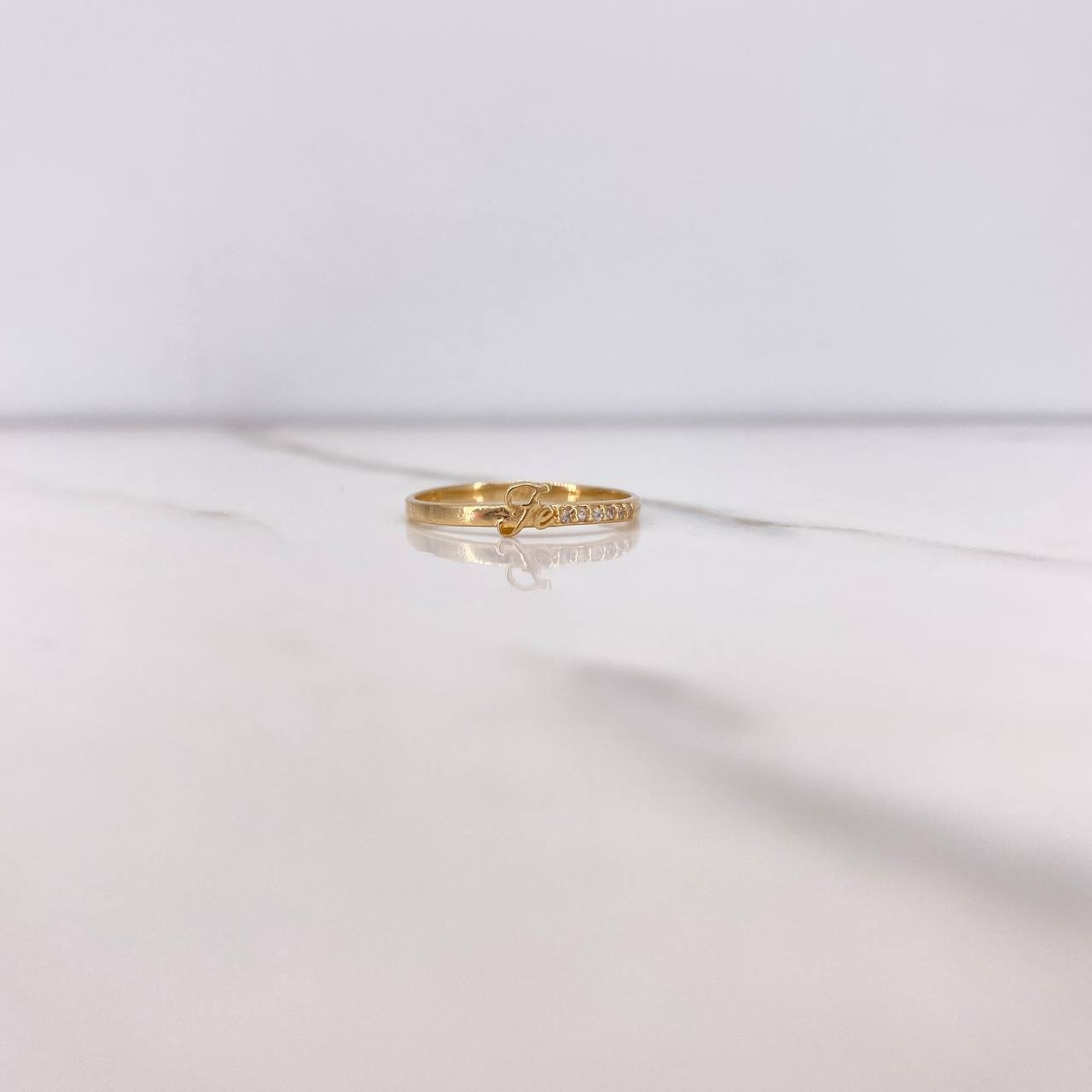 Anillo Fe 1.2gr / T9 / Circones Blancos Oro Amarillo $