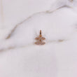 Dije CC 0.5gr / 1.4cm / Circones Blancos Oro Rosa $