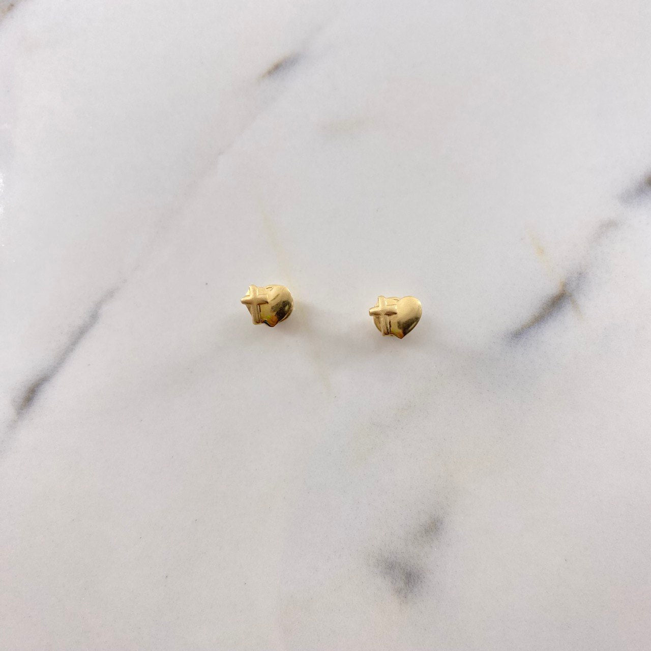 Topos Corazon Cruz 0.55gr / Oro Amarillo &