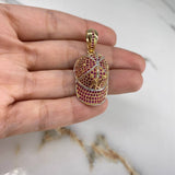 Dije Gorra NY 8.95gr / 3.5cm / Circones Fucsia Dos Oros Amarillo Blanco $