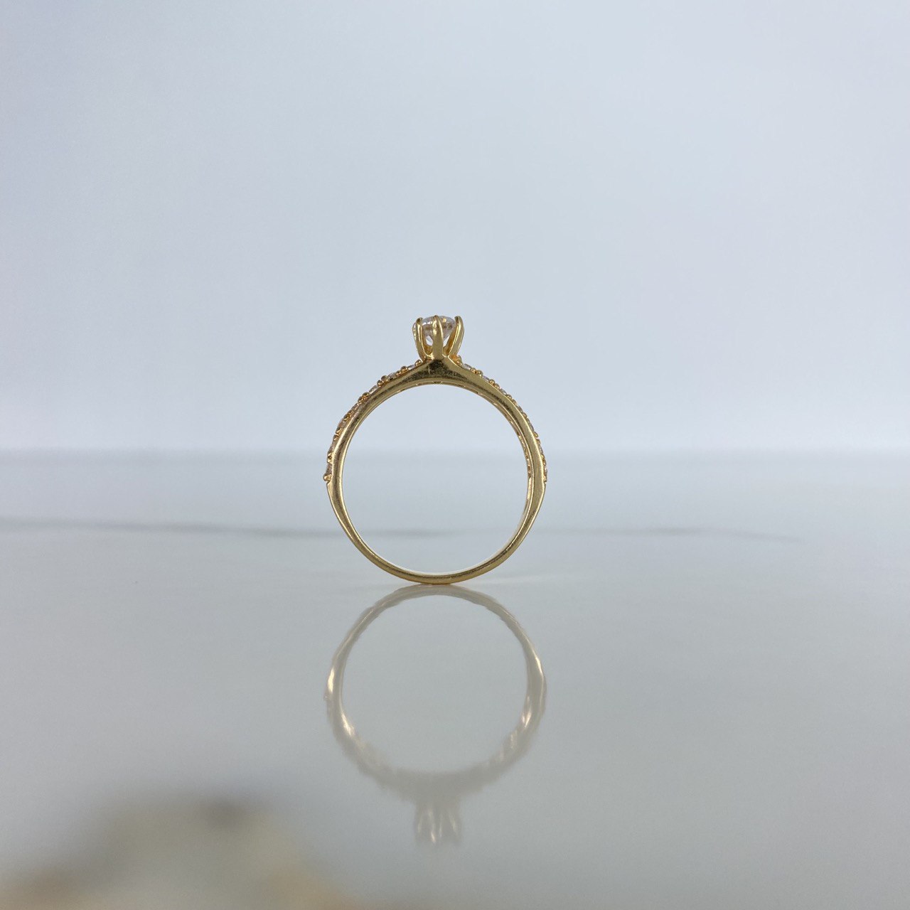 Anillo Solitario 2.15gr / T6 / Circones Blancos Oro Amarillo &