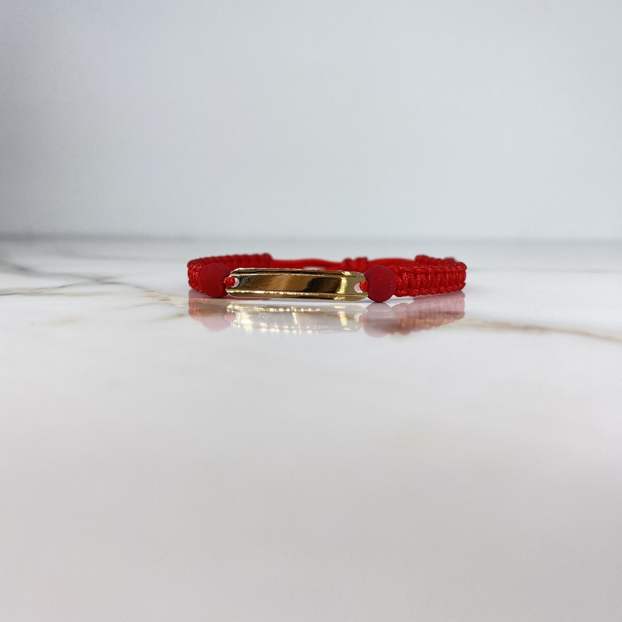Pulsera Tejida Roja Placa 0.71gr / 3mm Bolas Lisas Oro Amarillo &