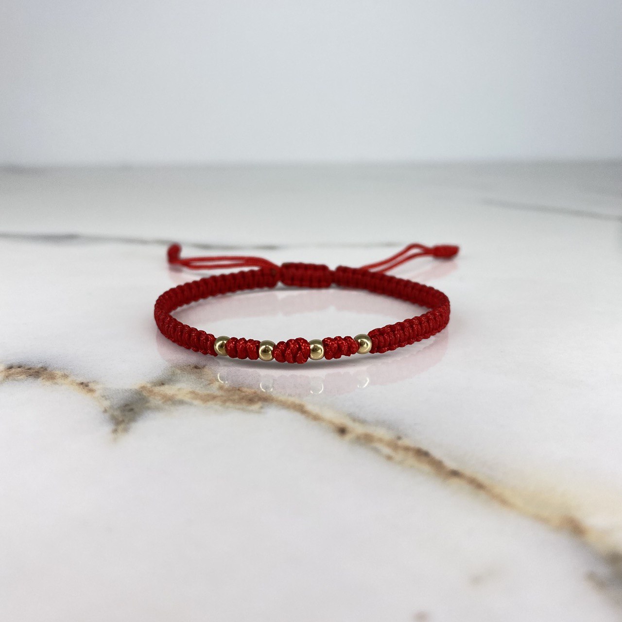 Pulsera Tejido Plano Roja 0.18gr / 3mm Bolas Lisas Oro Amarillo &