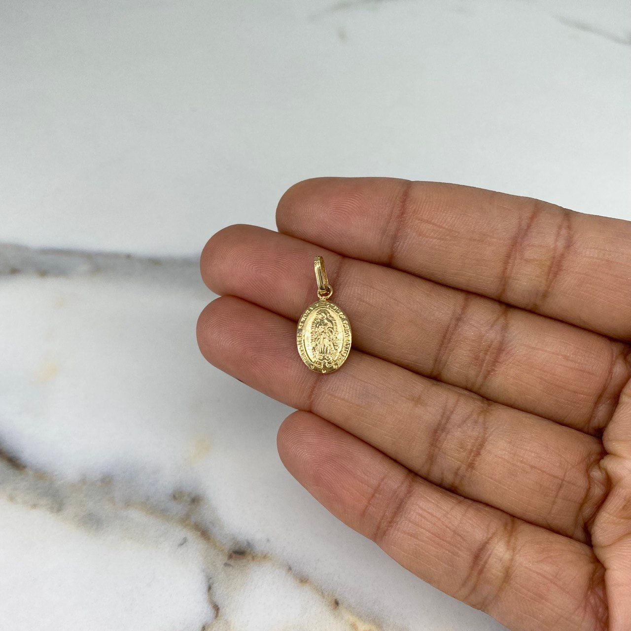 Dije Virgen de Guadalupe 0.55gr / 2cm / Troquelado Oro Amarillo &
