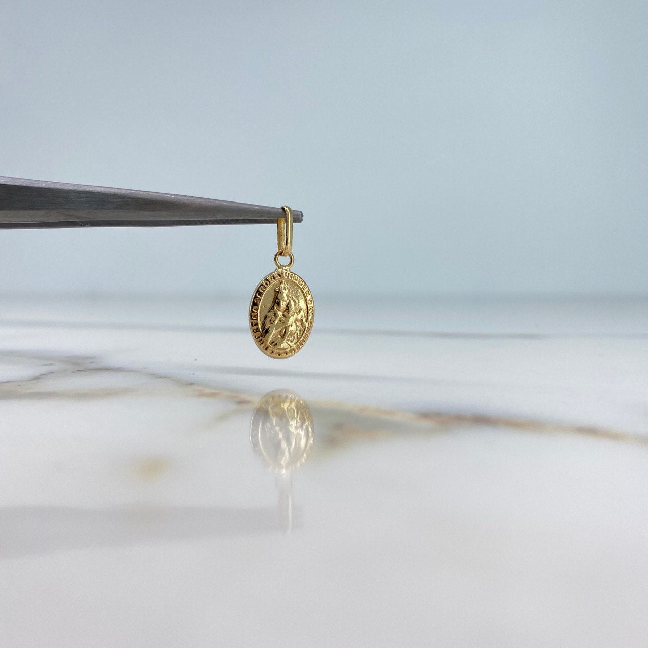 Dije Virgen del Carmen 0.75gr / 2cm / Troquelado Oro Amarillo &