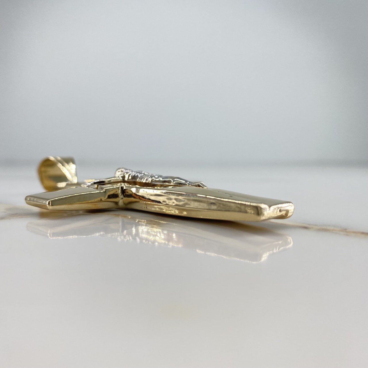 Dije Cruz Cristo 10gr / 8.3cm / Troquelado Dos Oros Amarillo Blanco $