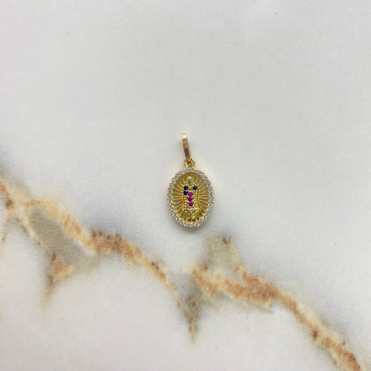 Dije Virgen de Guadalupe 1.1gr / 2cm / Circones Blancos Azules Fucsias Oro Amarillo &