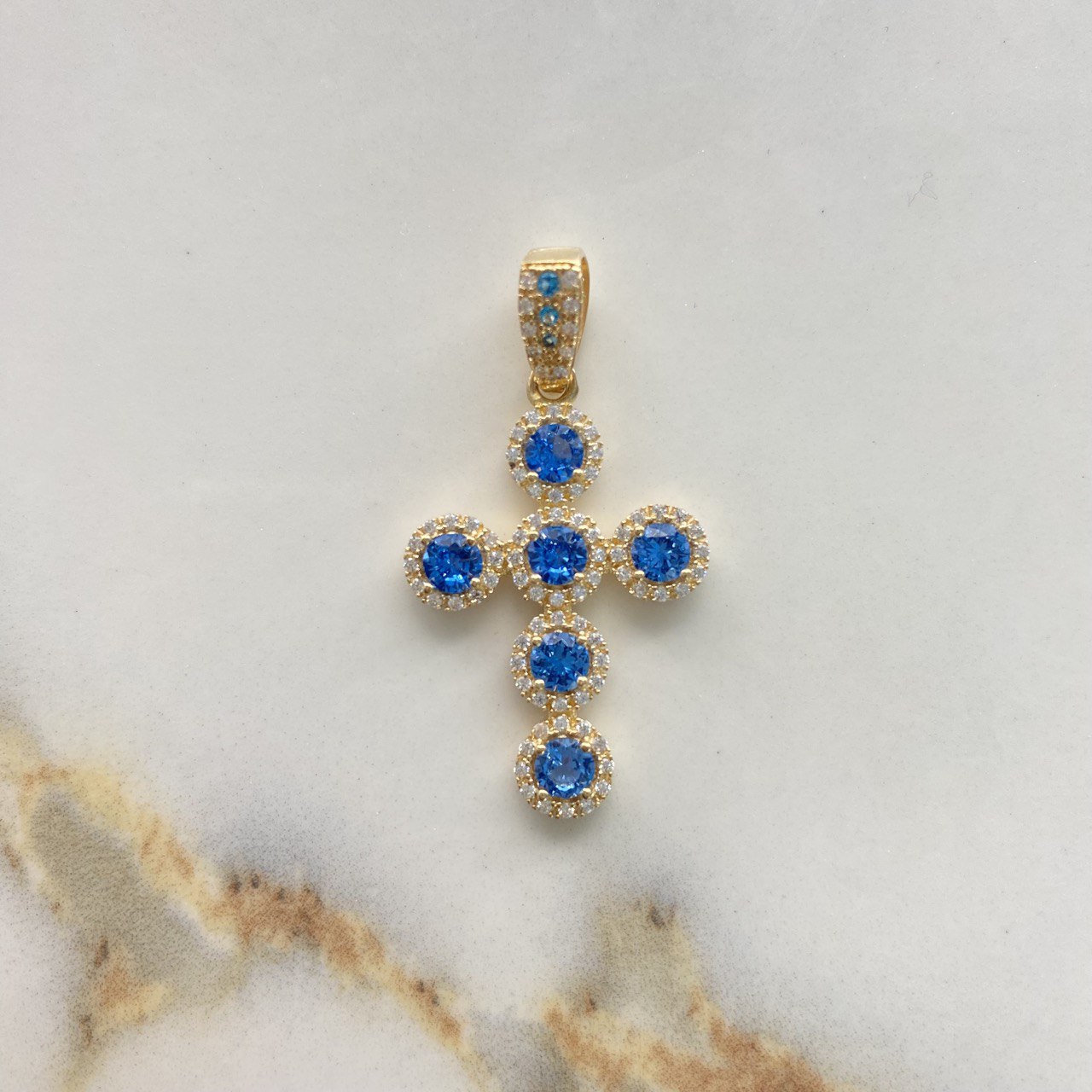 Dije Cruz Tupida 4.15gr / 3.5cm / Circones Blancos Azules Oro Amarillo &