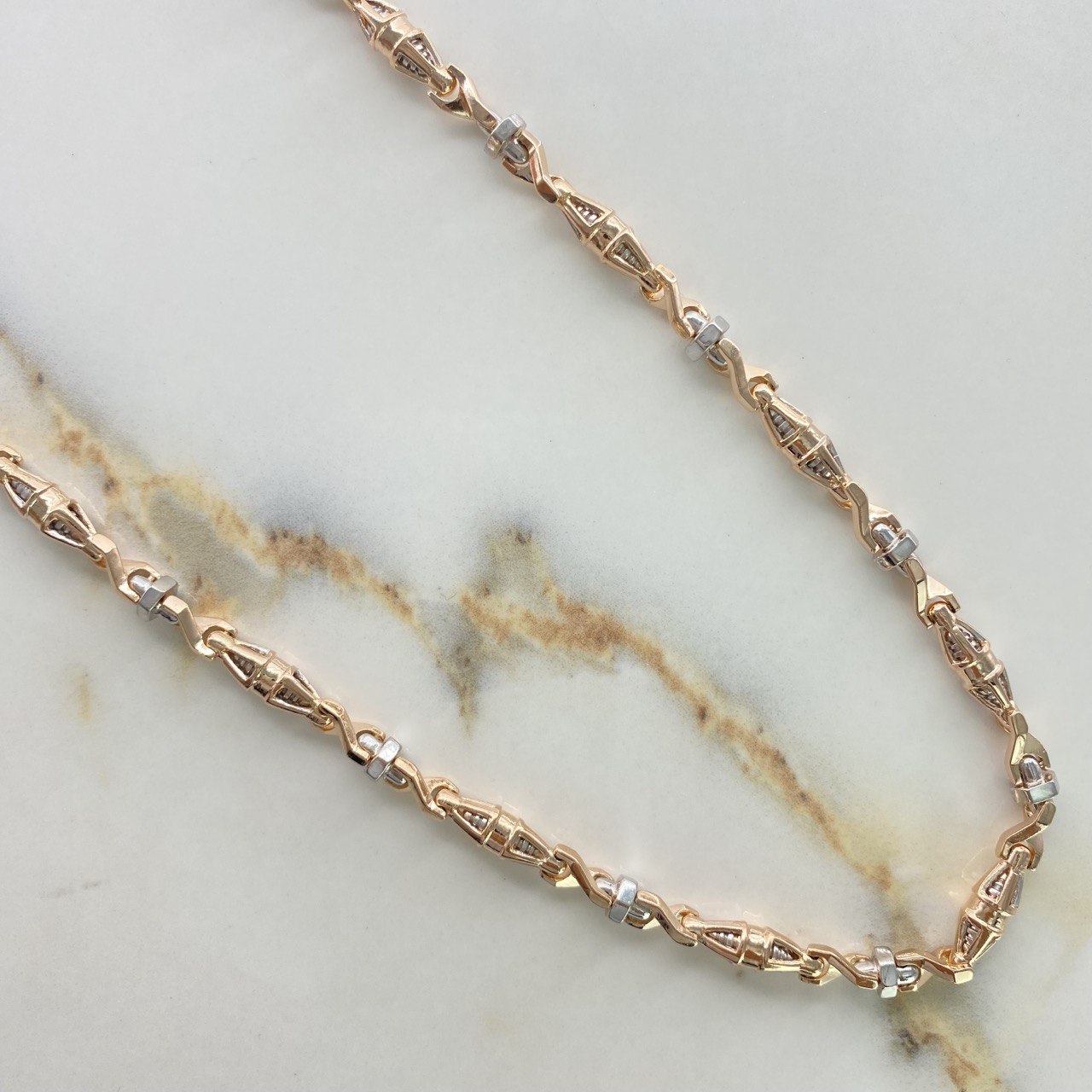 Cadena Rustica Granada 101.45gr / 75cm / 4.66mm Dos Oros Blanco Rosa $