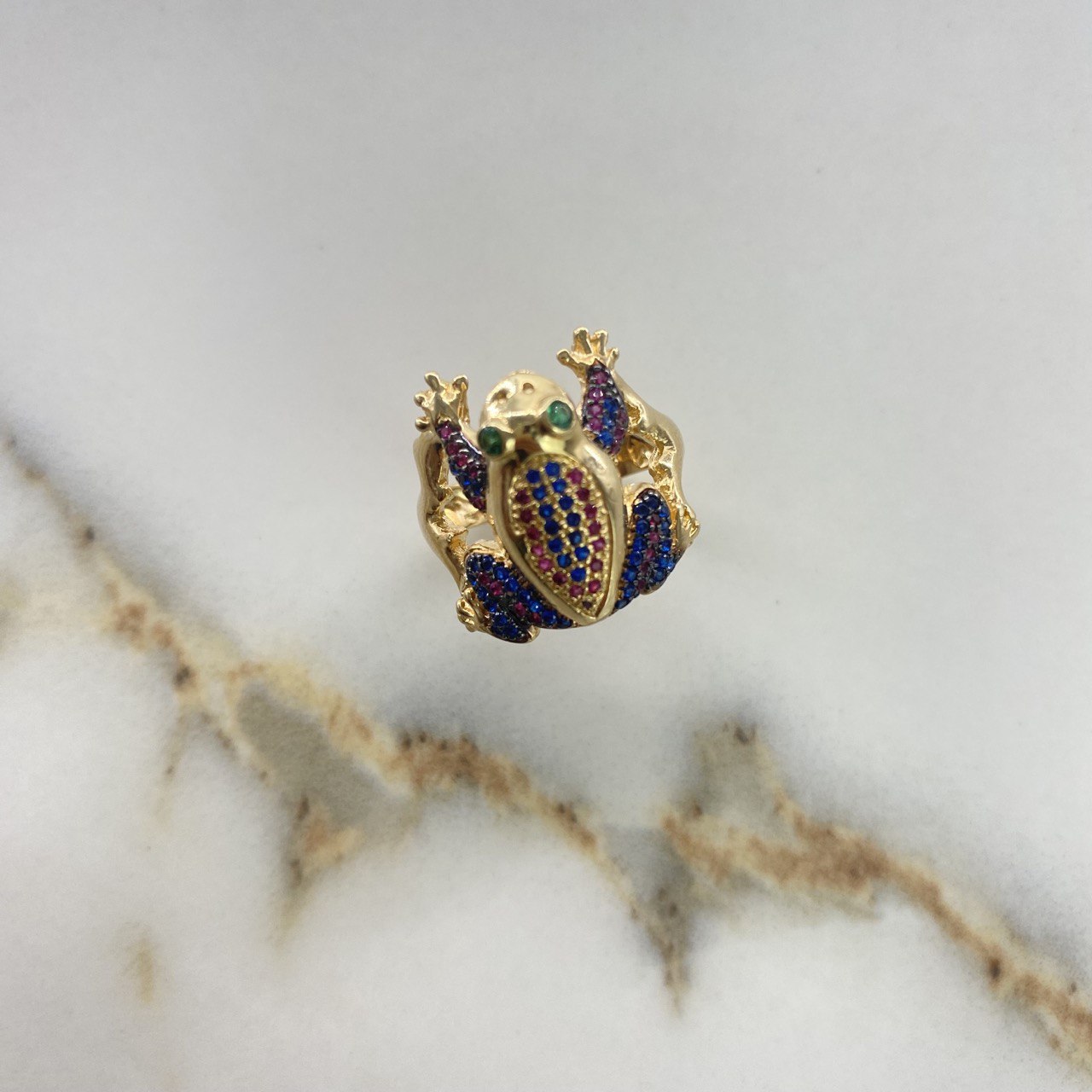 Anillo Rana 8.5gr / T7 1/4 / Circones Colores Oro Amarillo &