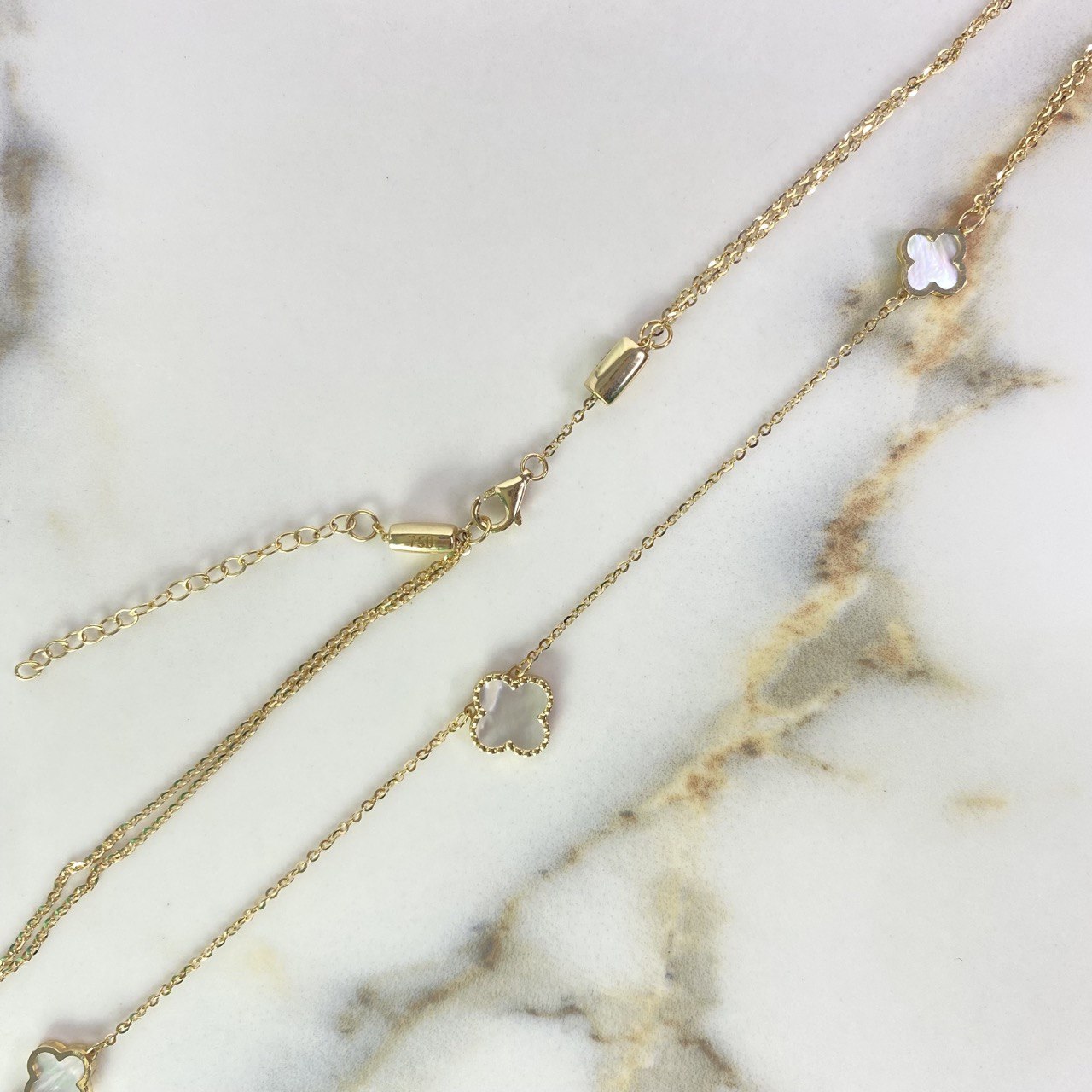 Cadena Aro Seguido Treboles 4.4gr / 45cm / 1.15mm Nacar Blancos Oro Amarillo +4 &