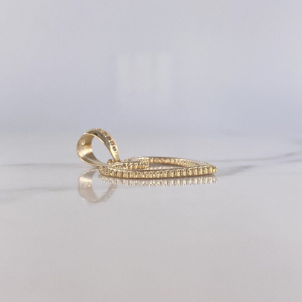 Dije Corazon 3.65gr / 3.3cm / Circones Blancos Oro Amarillo $