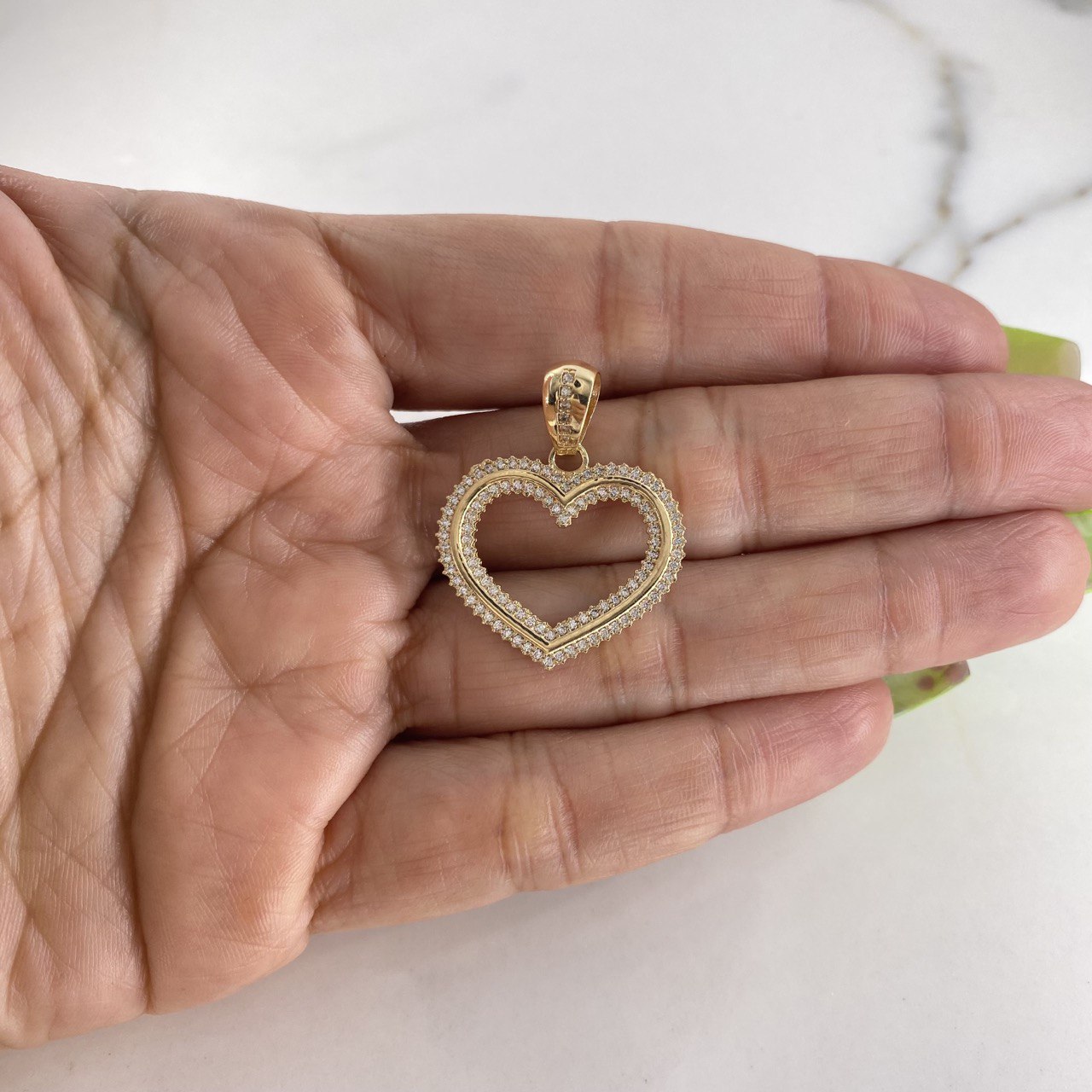 Dije Corazon 3.65gr / 3.3cm / Circones Blancos Oro Amarillo $