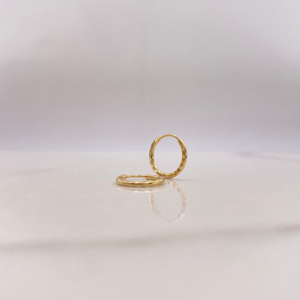 Candongas Kathe 0.35gr / 0.8cm / Diamantado Oro Amarillo $