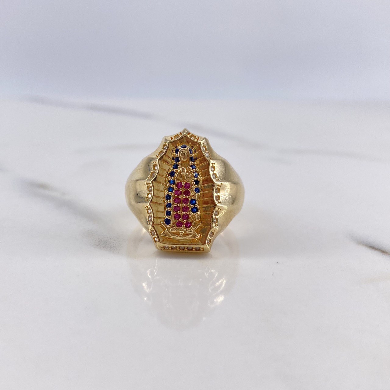 Anillo Virgen Guadalupe 6.4gr / T8 1/4 / Circones Azules-Blanco-Fucsias Oro Amarillo $