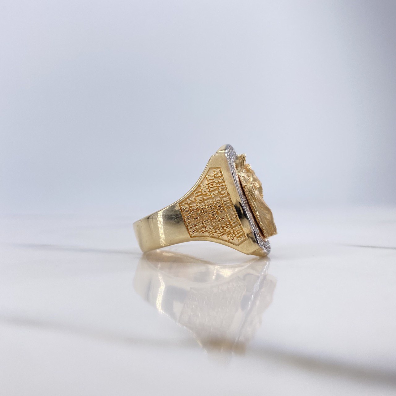 Anillo Virgen del Carmen 13.2gr / T9 3/4 / Circones Blancos Tres Oros $
