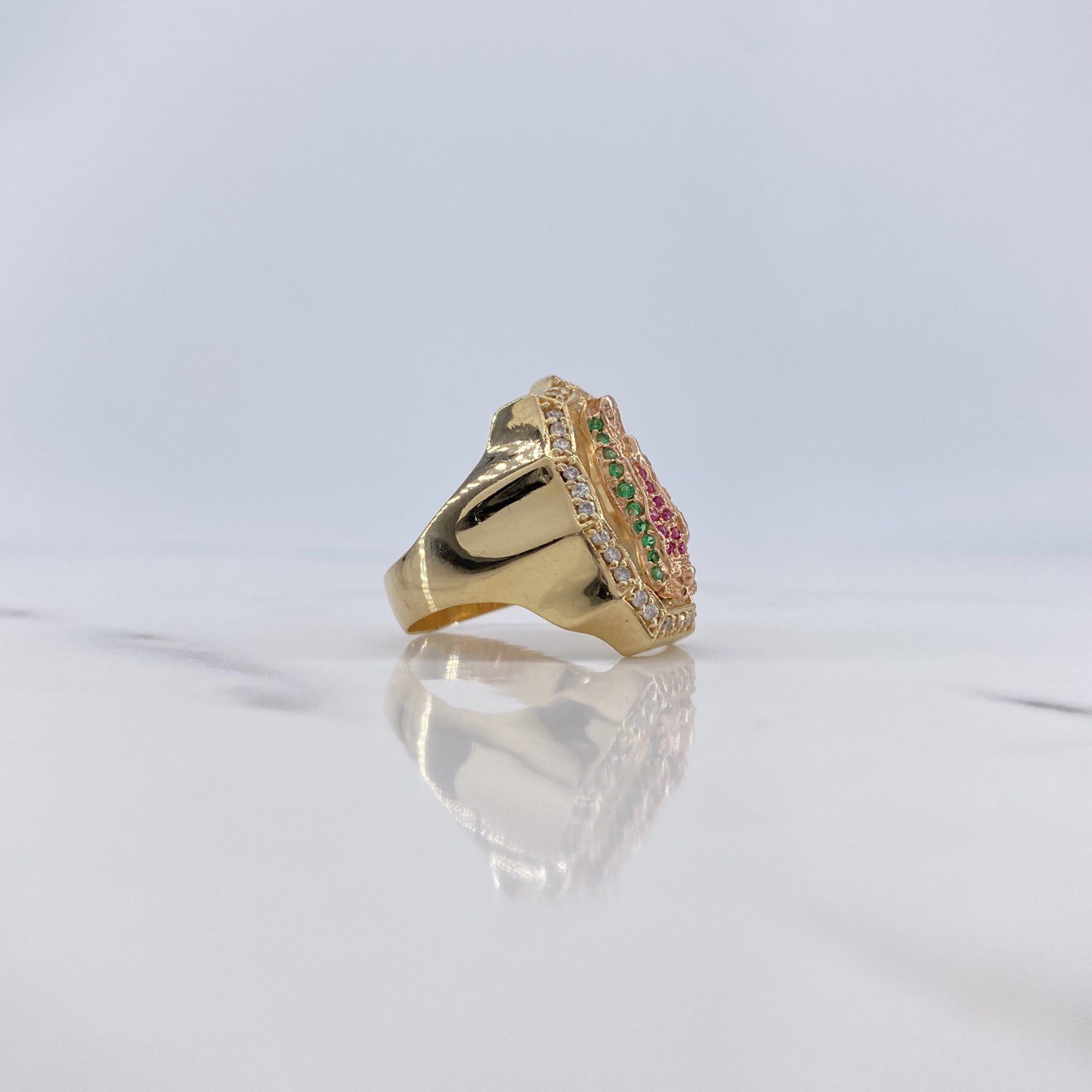 Anillo Virgen de Guadalupe 9.3gr / T7 3/4 / Circones Blancos-Fucsias-Verdes Dos Oros Amarillo Rosa $